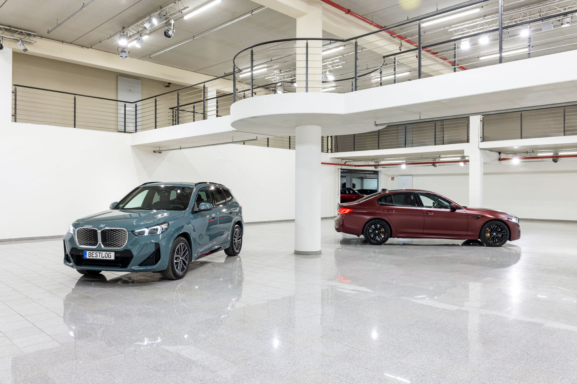 Showroom_premium_00004